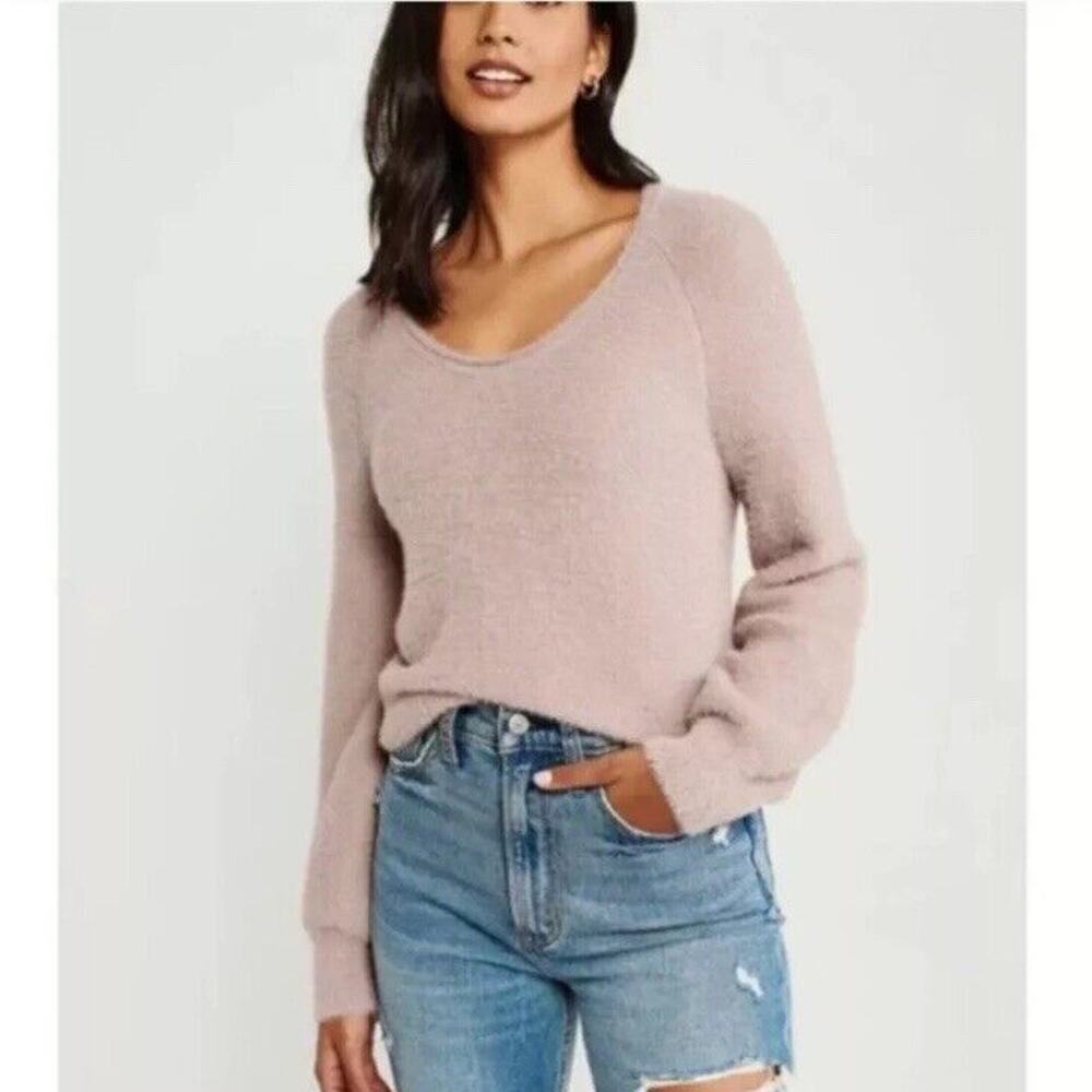 Abercrombie & Fitch Fuzzy Soft Collection Sweater Size S Scoop Neck Dusty Rose